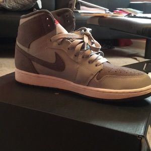 Jordan retro 1s